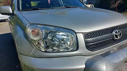 Far Toyota cu lentila transparentă, după recondiționare